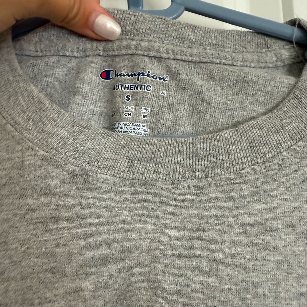Champion UCONN Huskies T Shirt - Picture 3 of 3
